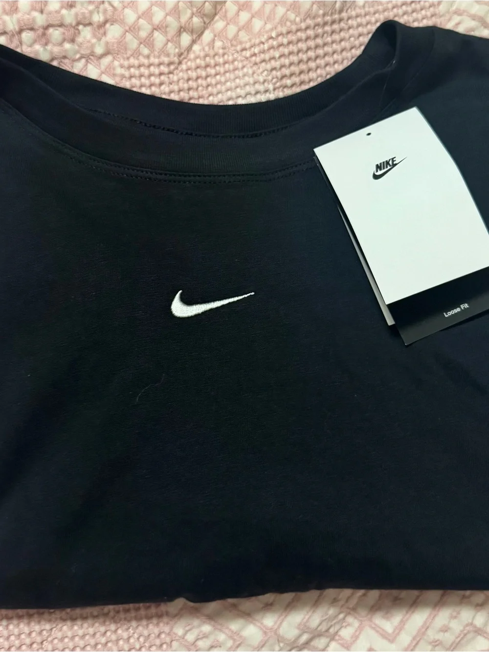 Women's Nike Sportswear Loose Short Sleeve Cropped T-Shirt Nike BLK NWT Size M